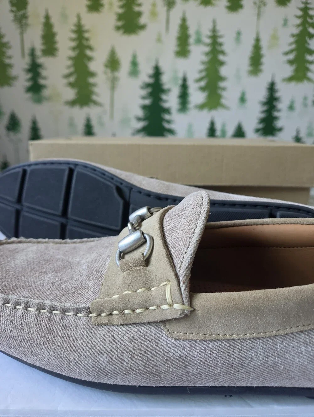 Allen Edmonds pull footwear